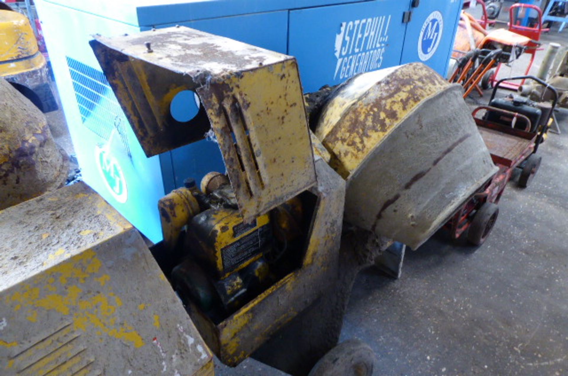 Diesel engine large cement mixer - Image 2 of 2