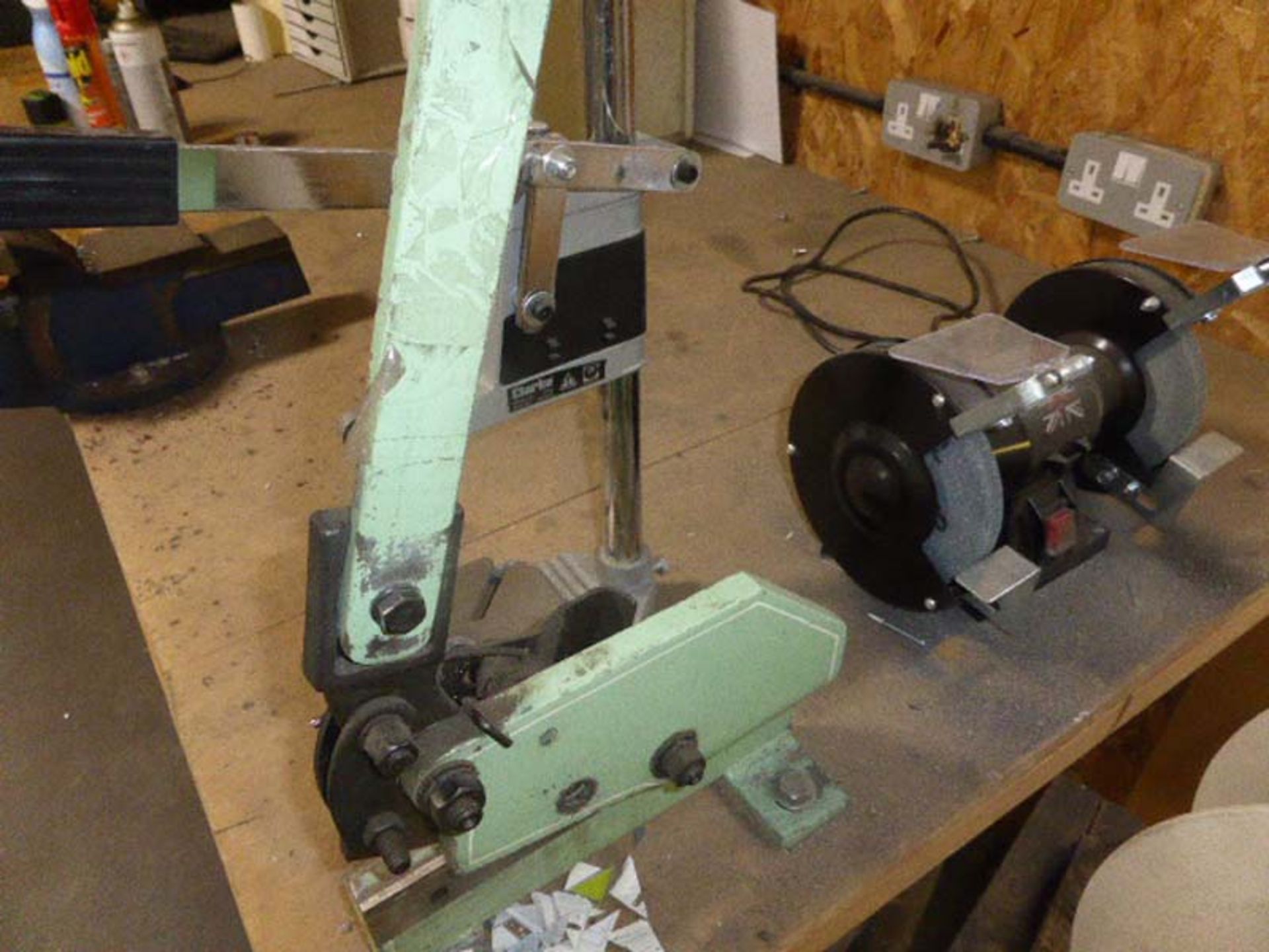 Bench mounted vice, bench mounted shear, double ended grinder and a drill stand - Image 2 of 3