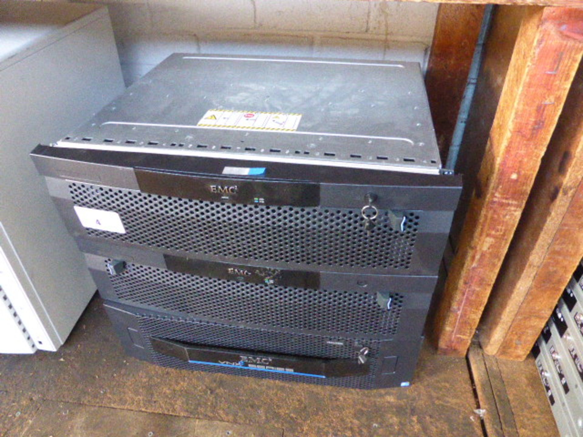 3 EMC² rack mounted servers no hard drives - Image 2 of 2