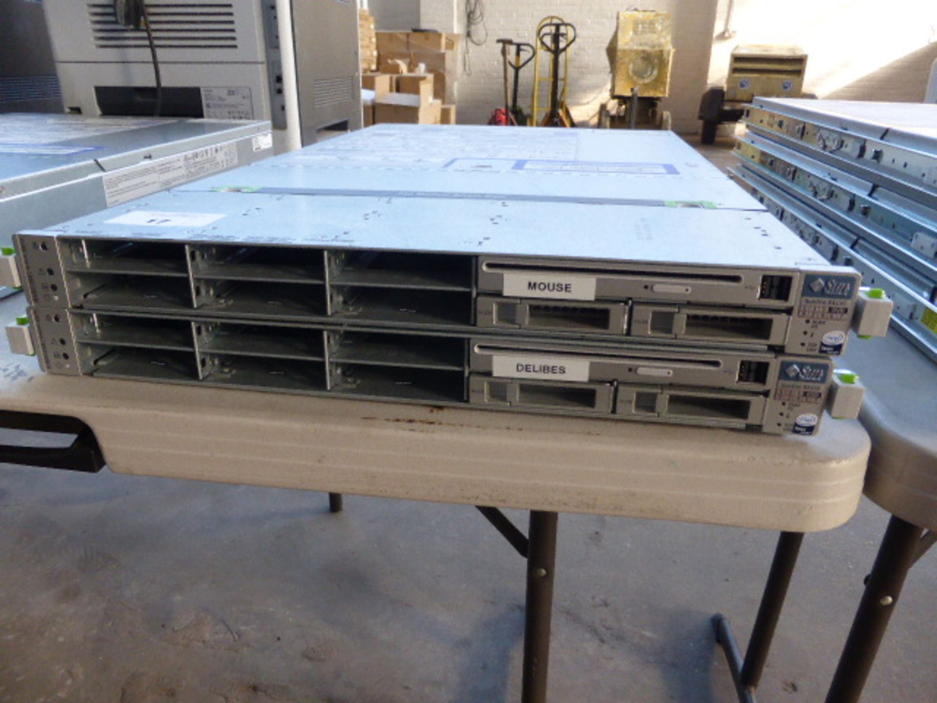 2 Sun Fire X4150 rack mounted servers, no hard drives