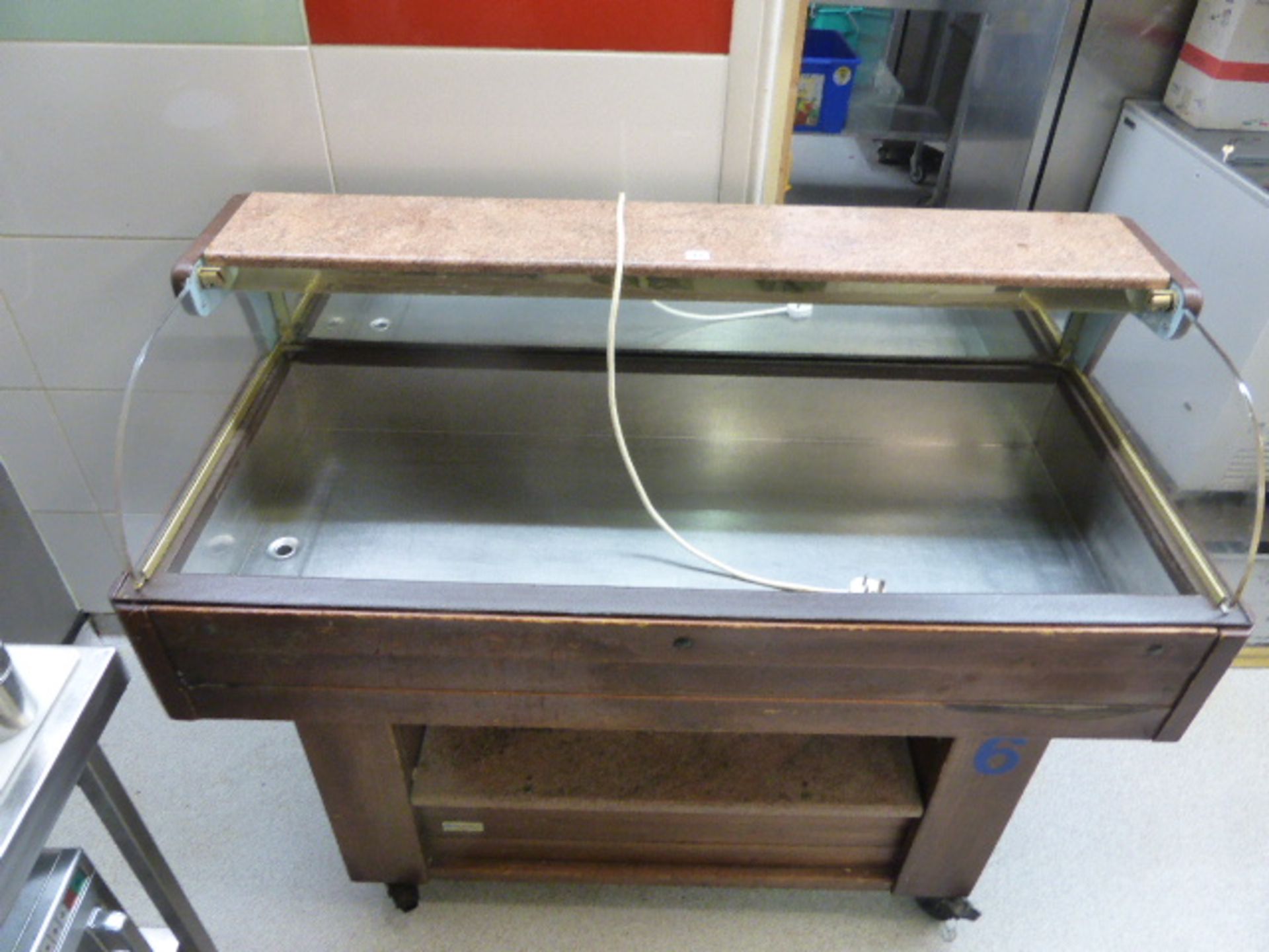 140cm Enofrigo refrigerated coldwell display cabinet on wooden trolley with castors - Image 3 of 3