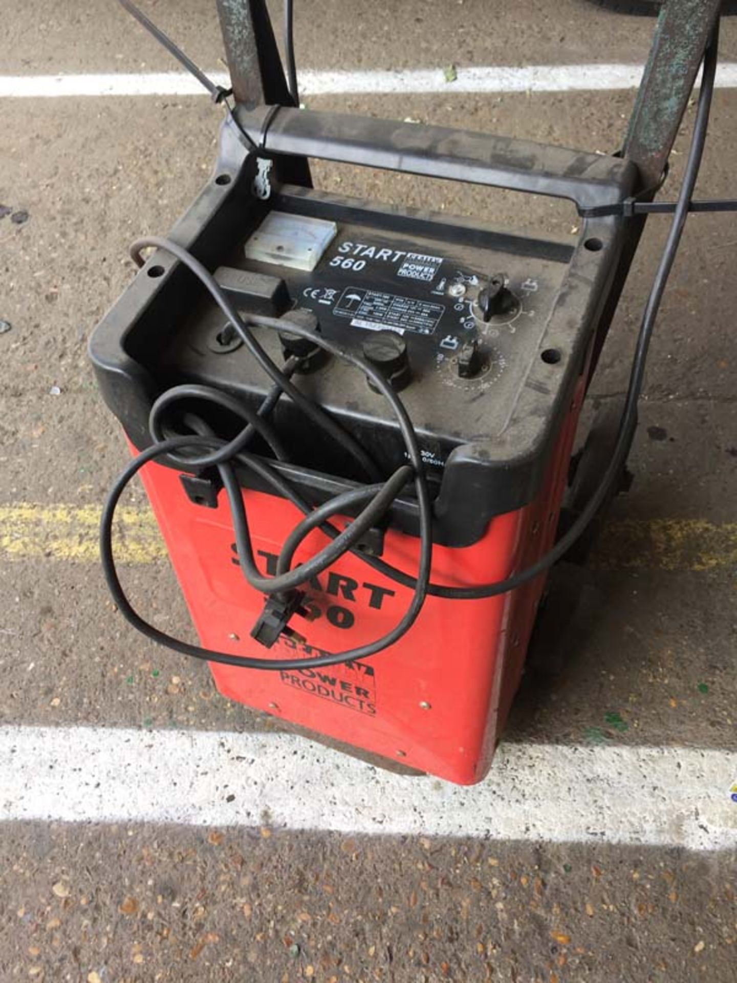 Sealey Start 560 battery charger/starter/booster mounted on sack barrow - Image 3 of 3