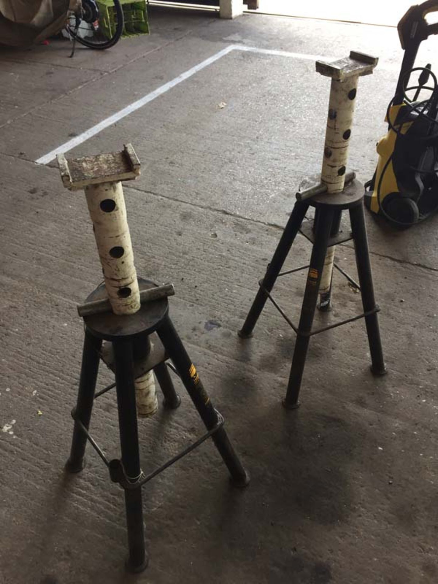 Pair of Premiere 10 ton axle stands - Image 2 of 2