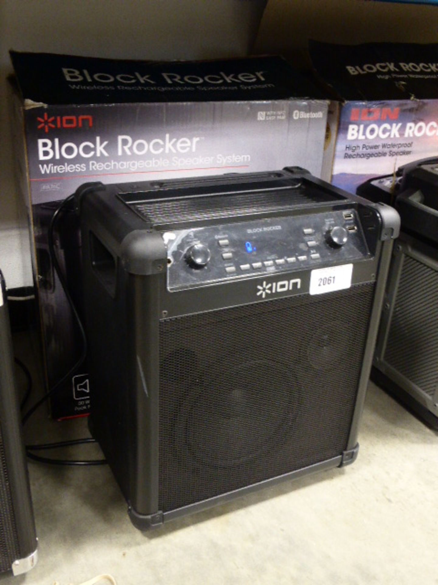 Ion Block Rocker wireless rechargeable speaker system with box