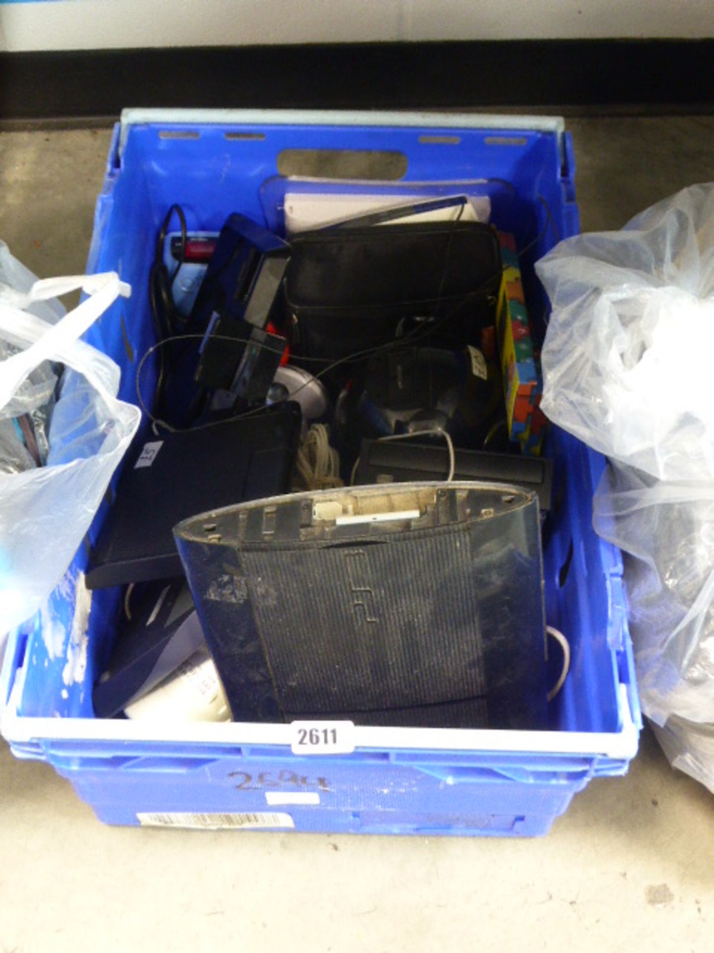 Crate containing mixed electrical items incl. speakers, PS3 console (AF)