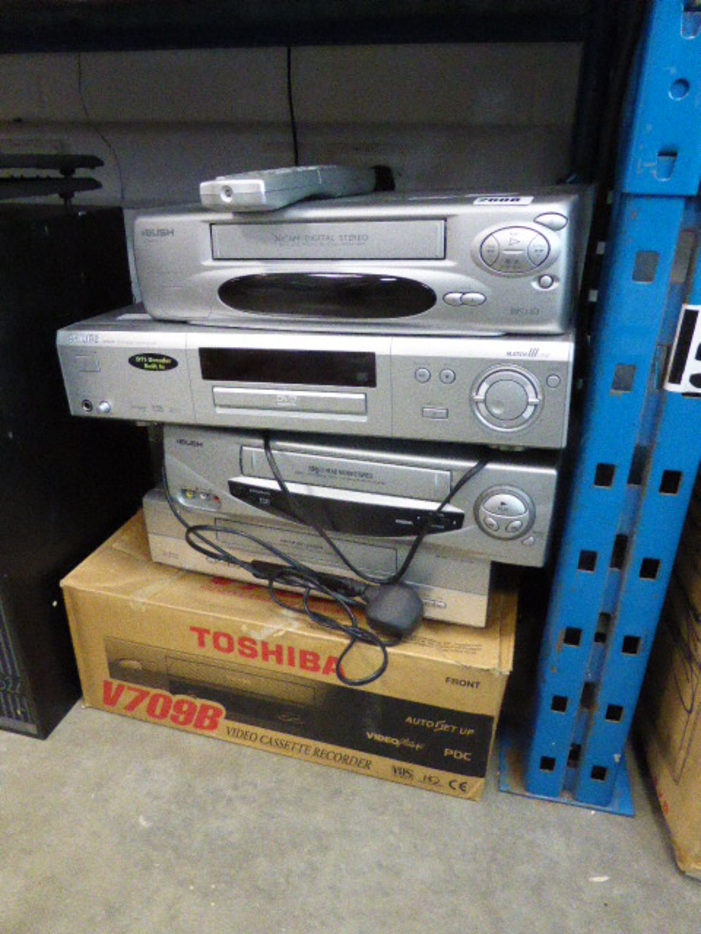 (104) Mixed Phillips hifi and Bus DVD players