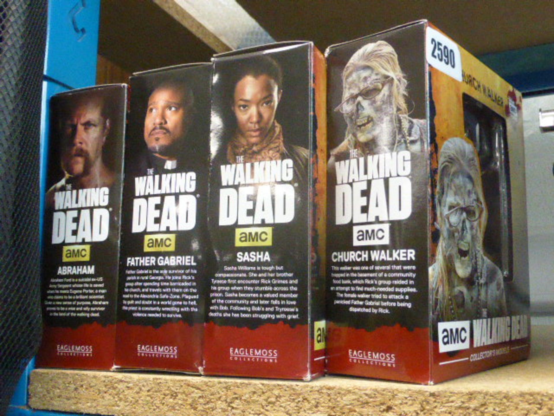 2501 4 AMCs The Walking Dead figurines incl. Abraham, Father Gabriel, Sasha and the church walker