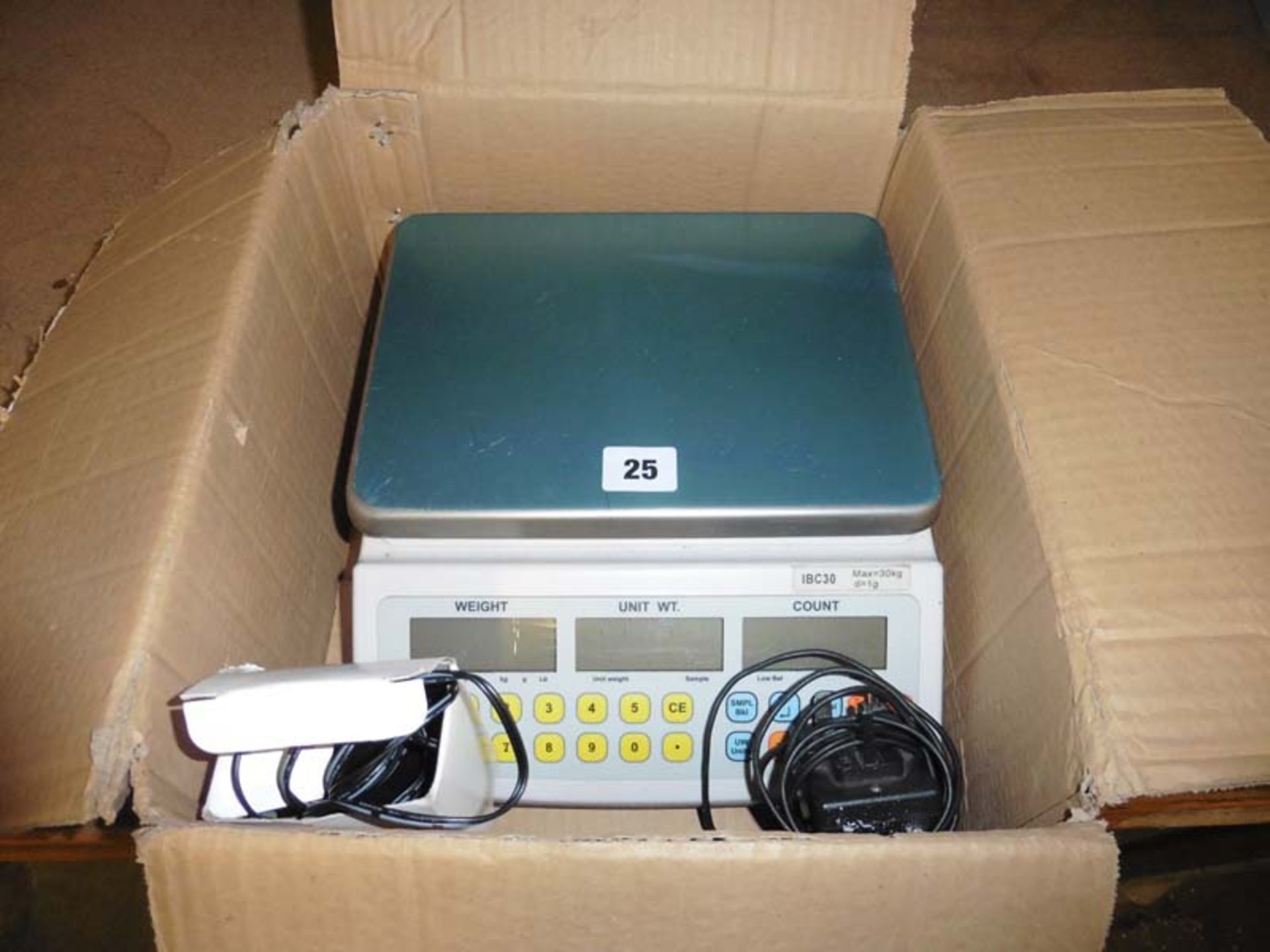 Inscale 30kg digital counting scales with box and power supply