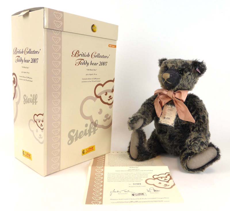 A limited edition fully jointed Steiff 'British Collector's 2007' bear, No.