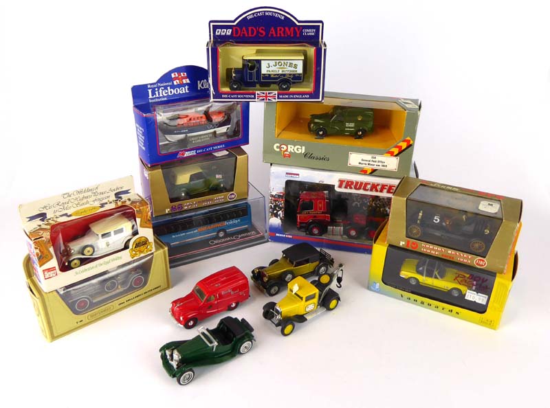 A mixed group of diecast models including Corgi Classic Fire Vehicles 'The Cardiff', - Image 2 of 3