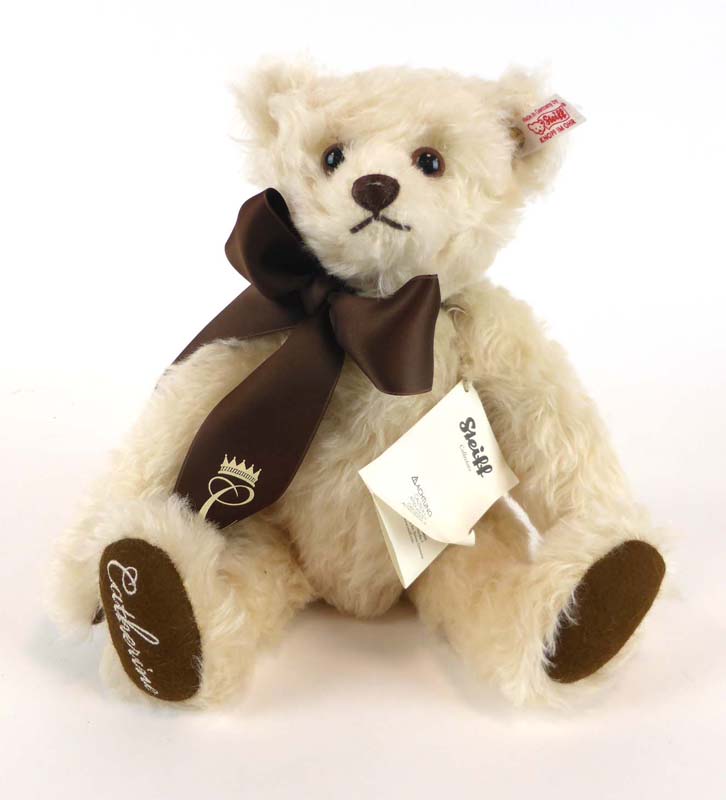 A limited edition fully jointed Steiff 'Catherine' bear, No.