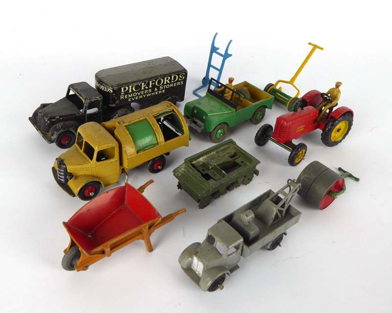 A mixed group of diecast commercial, construction and farm models, - Image 2 of 3