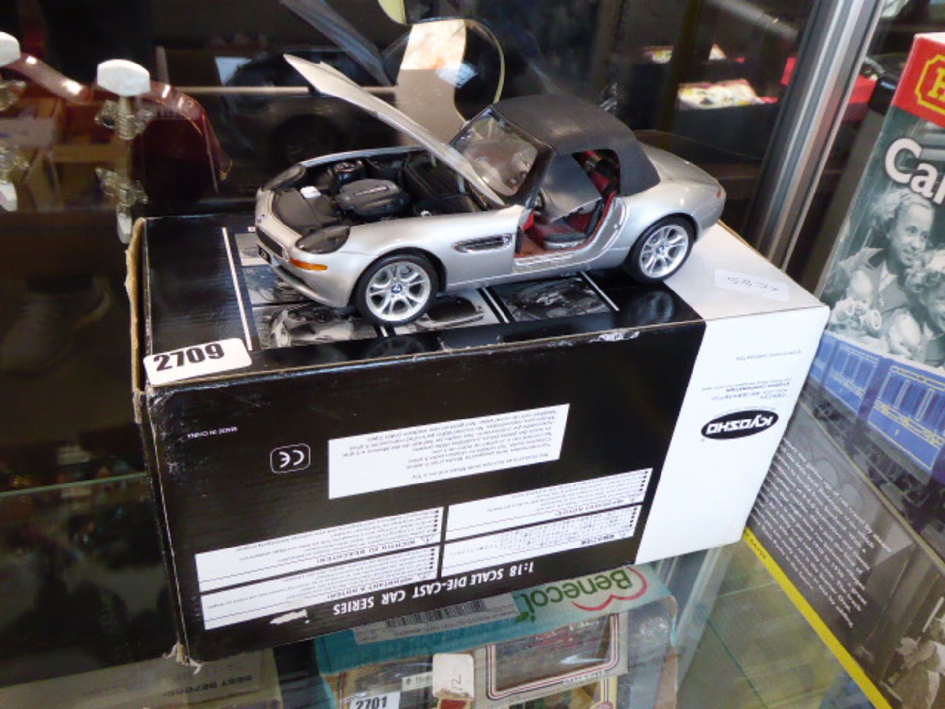 BMW Z8 118 scale model with box (a/f)