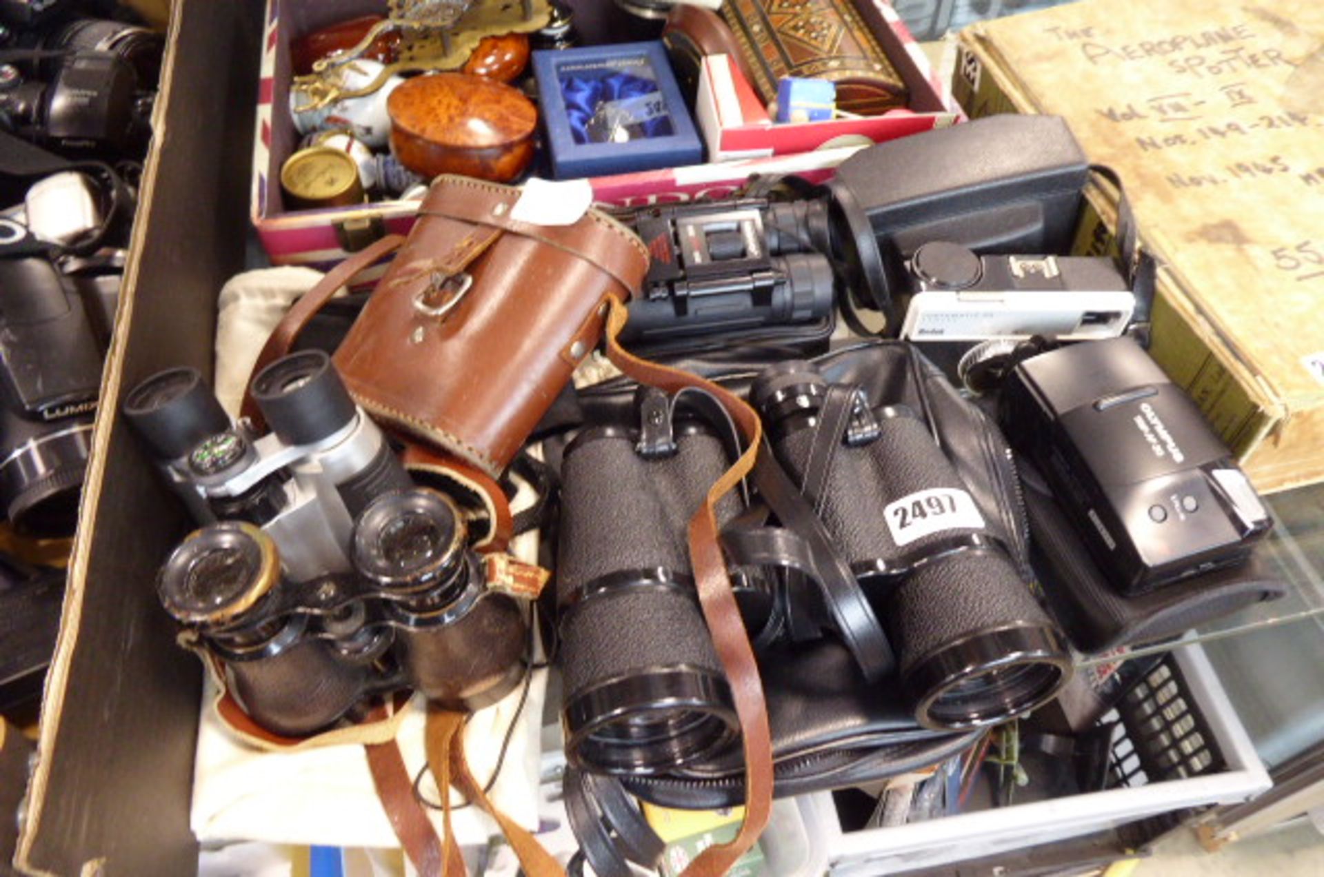 Mixed collection of binoculars including Tasko 16x50 and others