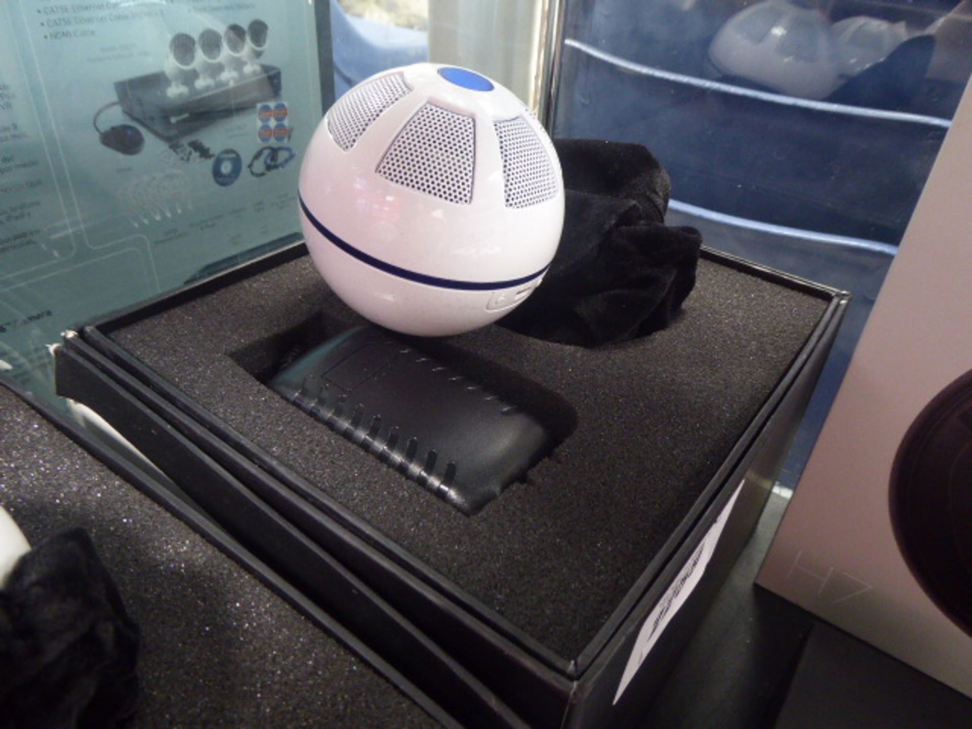 Ice orb bluetooth speaker with charger