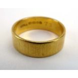 A 22ct yellow gold wedding band, hallmarked for London 1960, ring size N, 5.