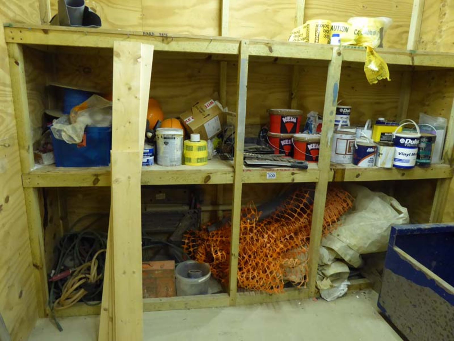 Miscellaneous safety fencing, piping, work bench, safety helmets, paint and other builders items - Image 4 of 6