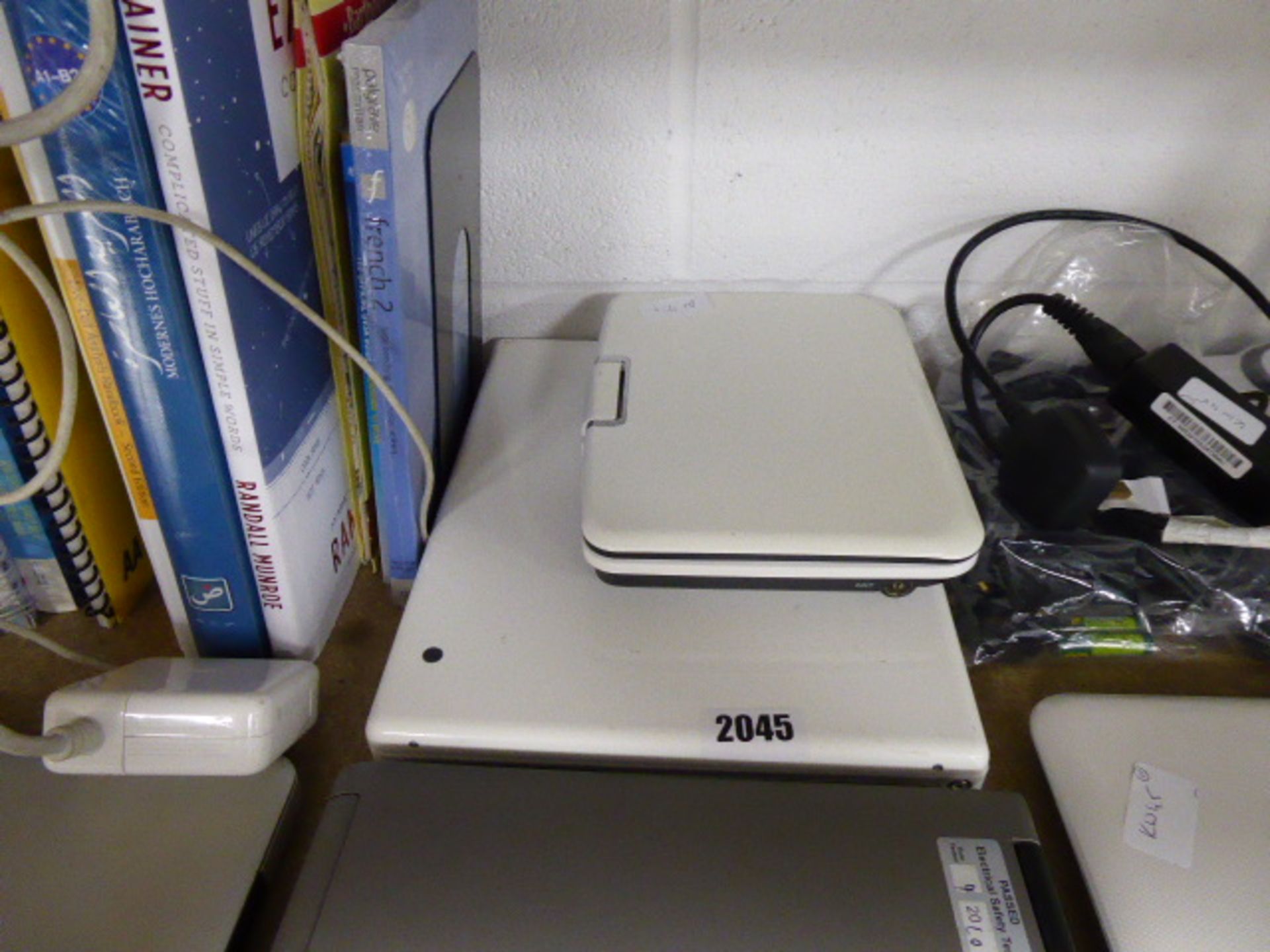 Apple iBook laptop (a/f) with power supply and DVD player