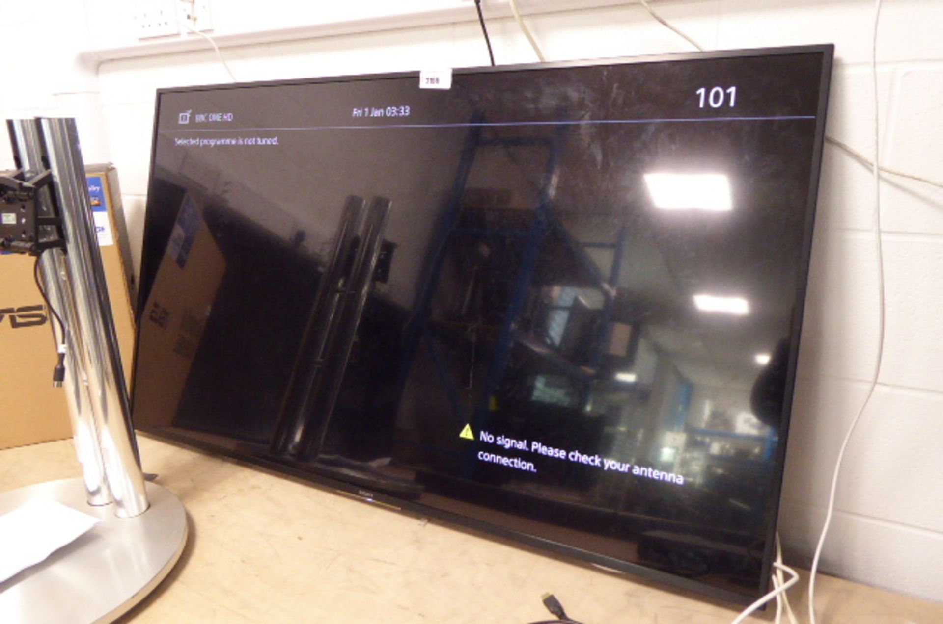 60'' Sony TV KD60XF8305 (a/f, no stand lines on screen)