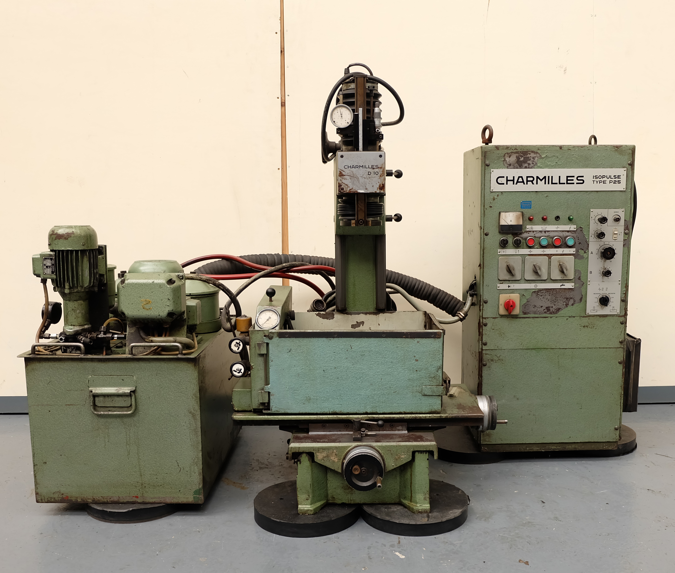 Lot 75 - A CHARMILLES Isopulse P25 Bench Top Spark Eroder,