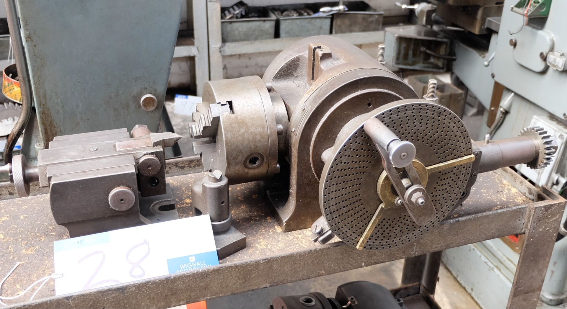 A Dividing Head with Tailstock: 6in 3 jaw chuck, 5.5in centre height.