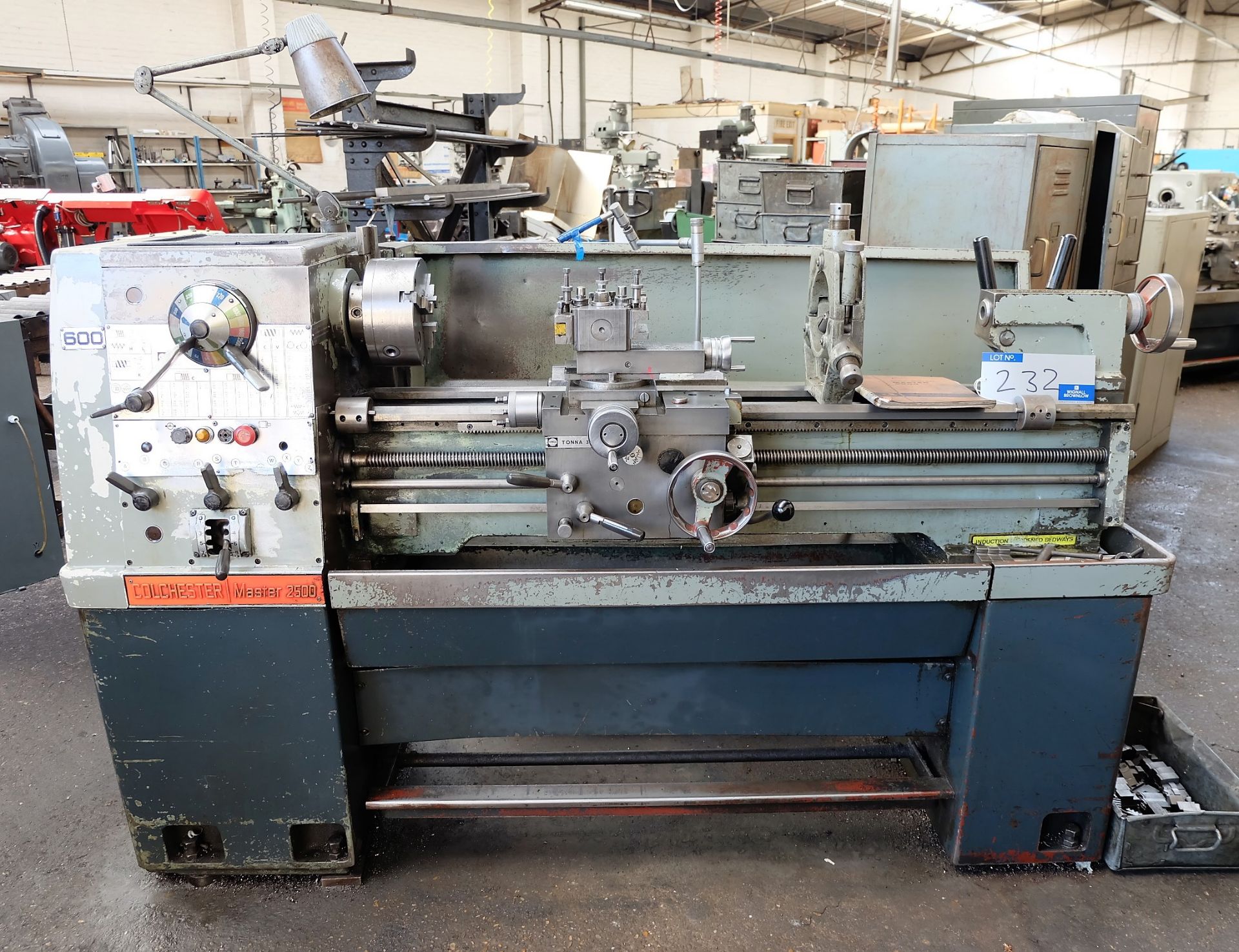 A Colchester Master 2500 SS and SC Lathe No.5/0003/03297: 13in swing x 40in centres, 3 jaw chuck,