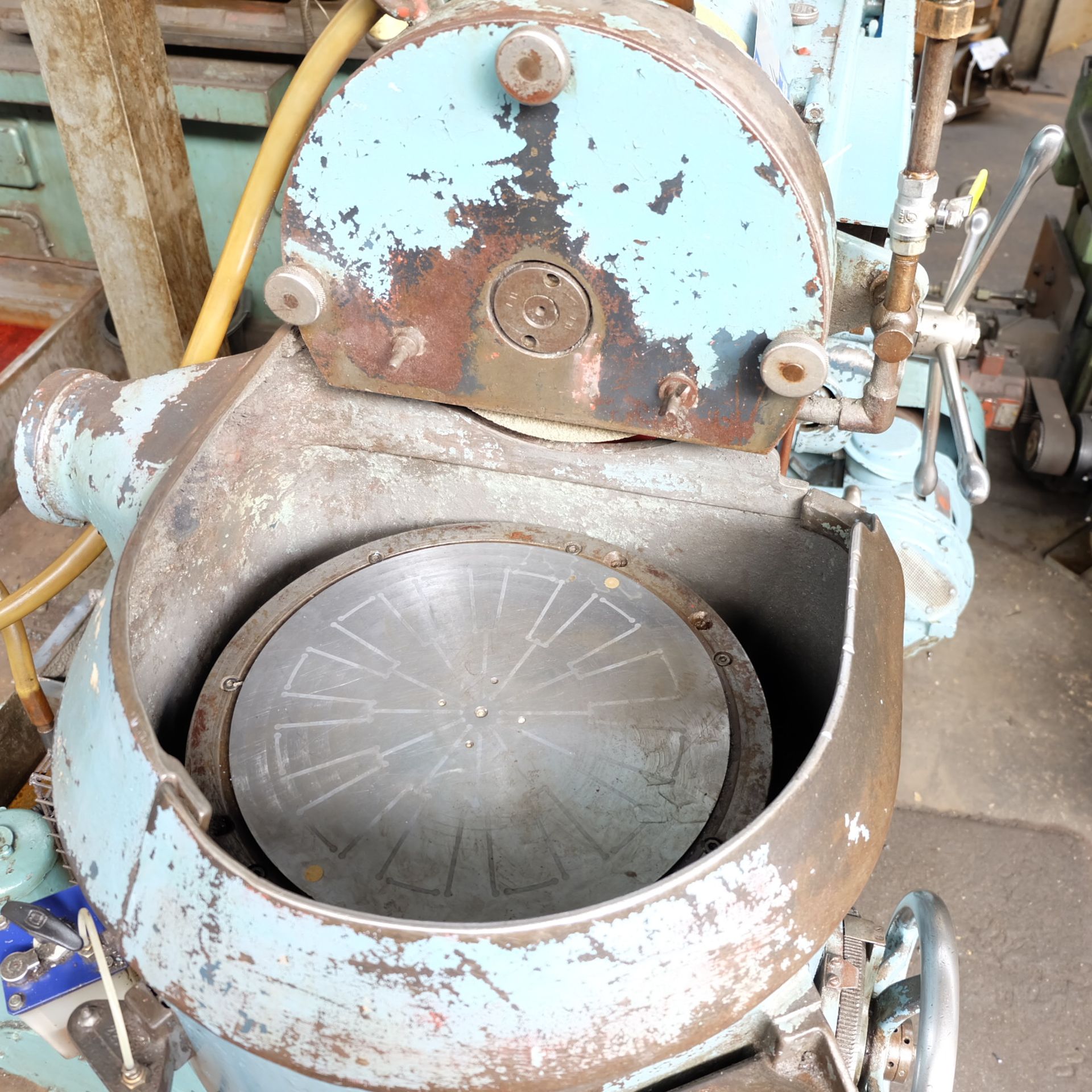 A Heald No.22 Rotary Ring Grinder, 13.5in magnetic chuck with coolant tank. - Image 3 of 5