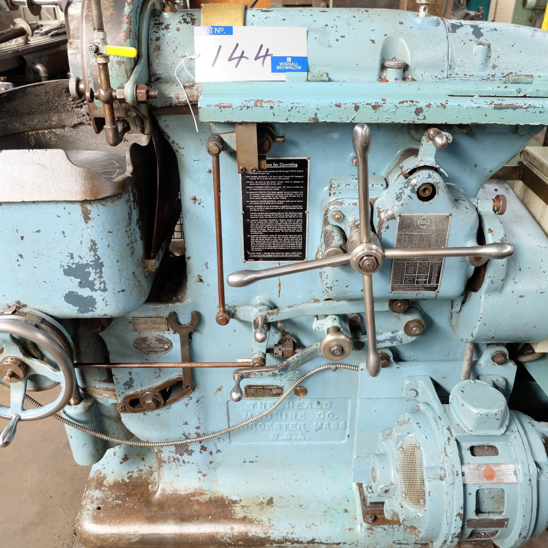 A Heald No.22 Rotary Ring Grinder, 13.5in magnetic chuck with coolant tank. - Image 4 of 5
