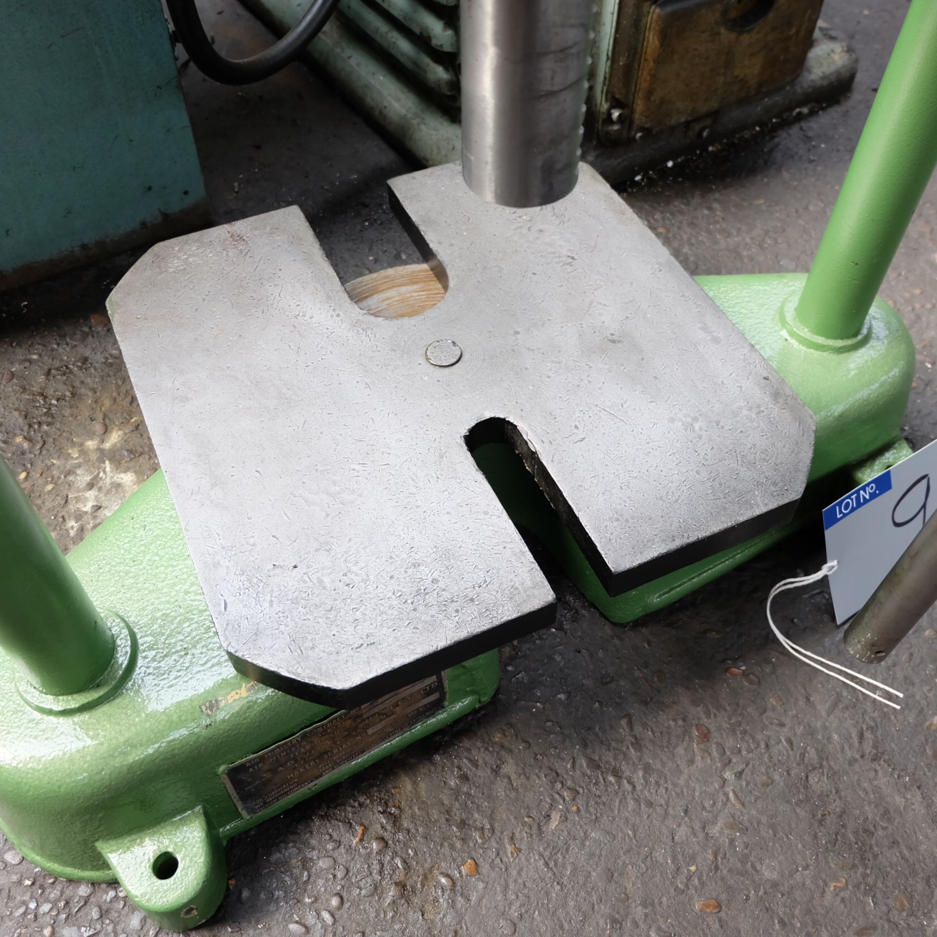 An Adcock and Shipley Broaching Press: 18in daylight, 21in between columns. - Image 3 of 3