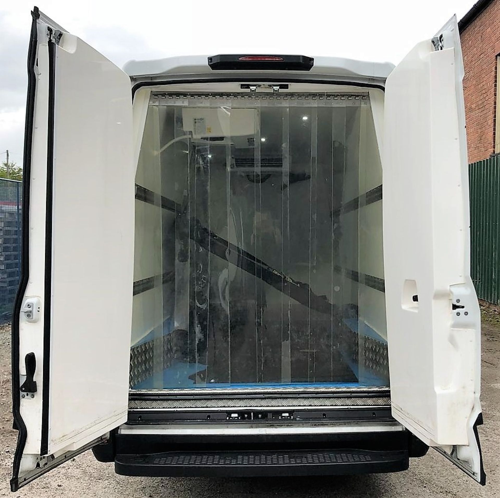 An Iveco Daily 35-140 Hi Matic High Roof Refrigera - Image 5 of 11