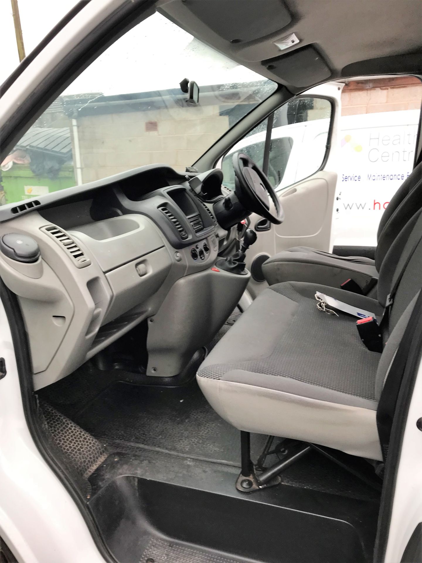 A Vauxhall Vivaro 2700 2.0CDTI Panel Van Reg. No.D - Image 6 of 19