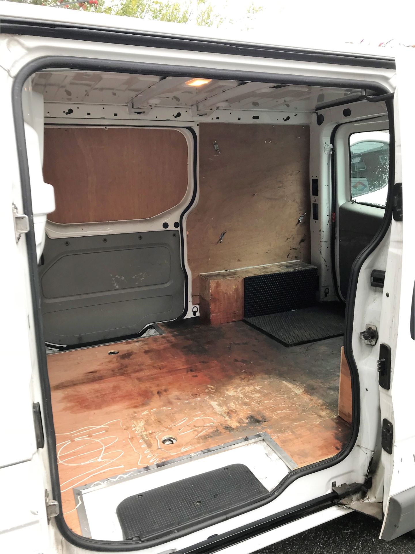 A Vauxhall Vivaro 2700 2.0CDTI Panel Van Reg. No.D - Image 10 of 19