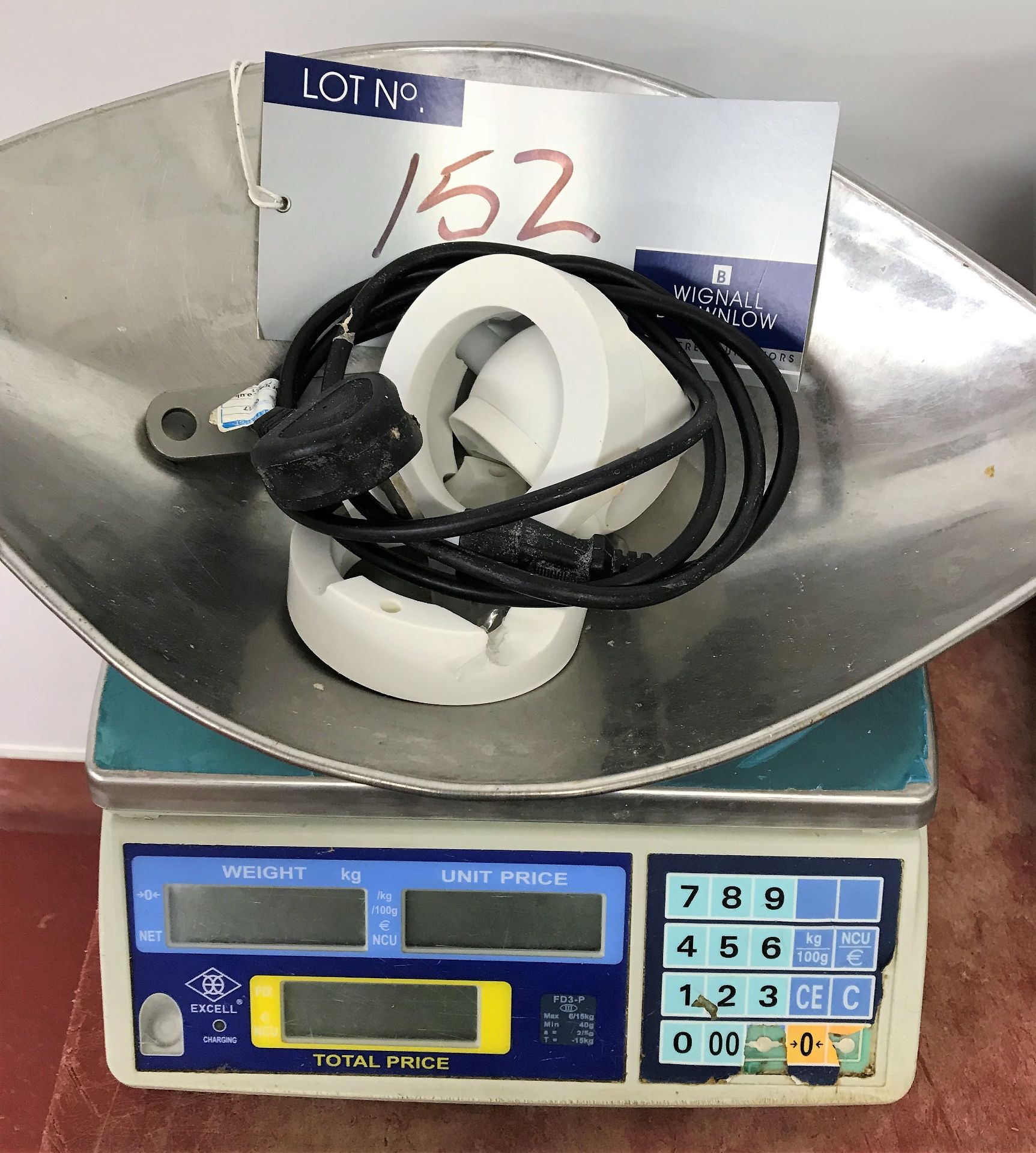 A Set of Excell FD3P Weighing and Pricing Scales N
