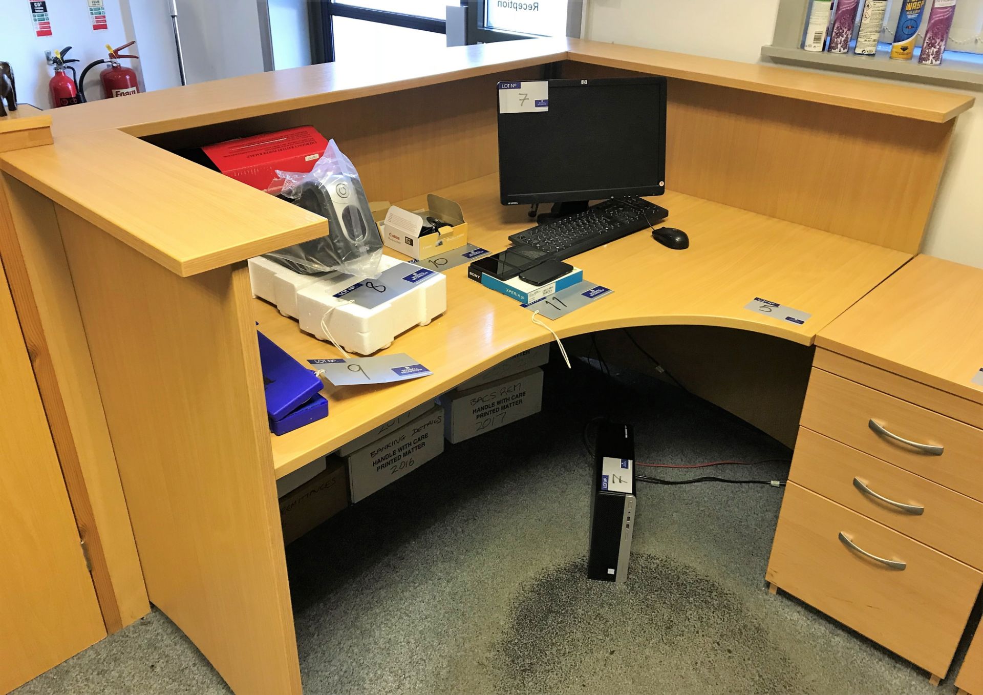 A Light Oak Veneer Reception Desk, 1800 x 1300/800