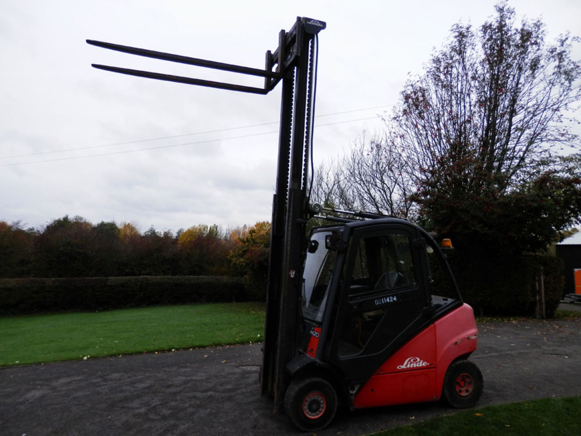 2004 Linde H20D 3 Meter 2 Tonne Lift Truck - Image 9 of 12