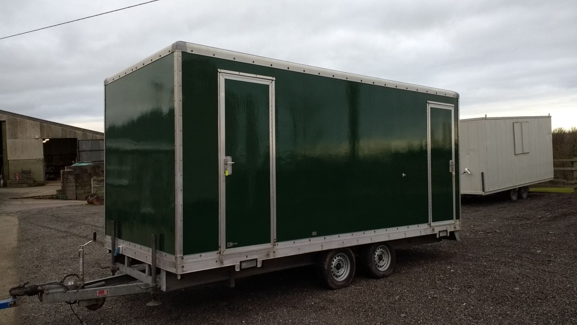 3+1 Luxury Toilet Trailer - Image 2 of 4