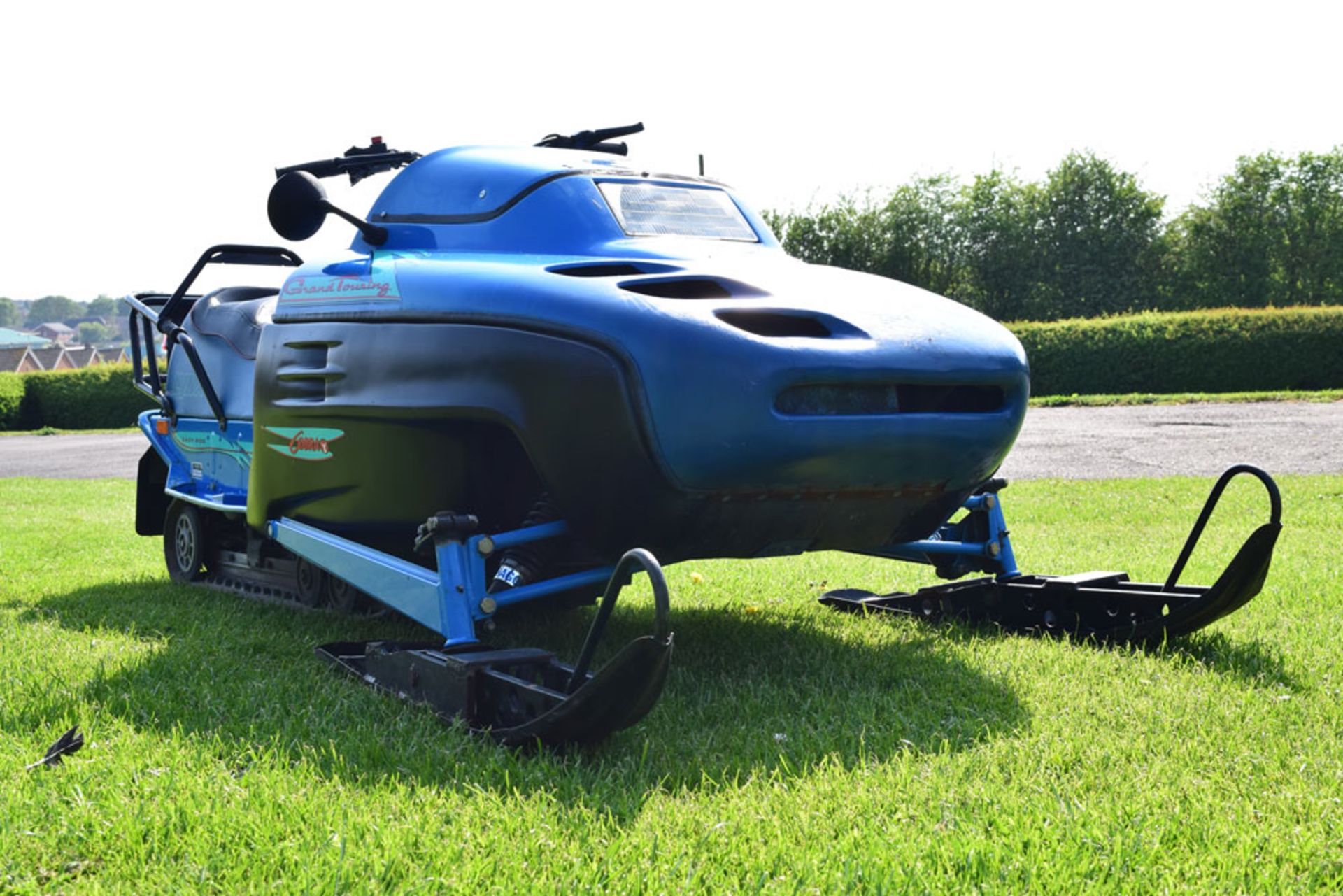 Cobra Lynx Grand Touring Electric Snow Mobile - Image 10 of 11