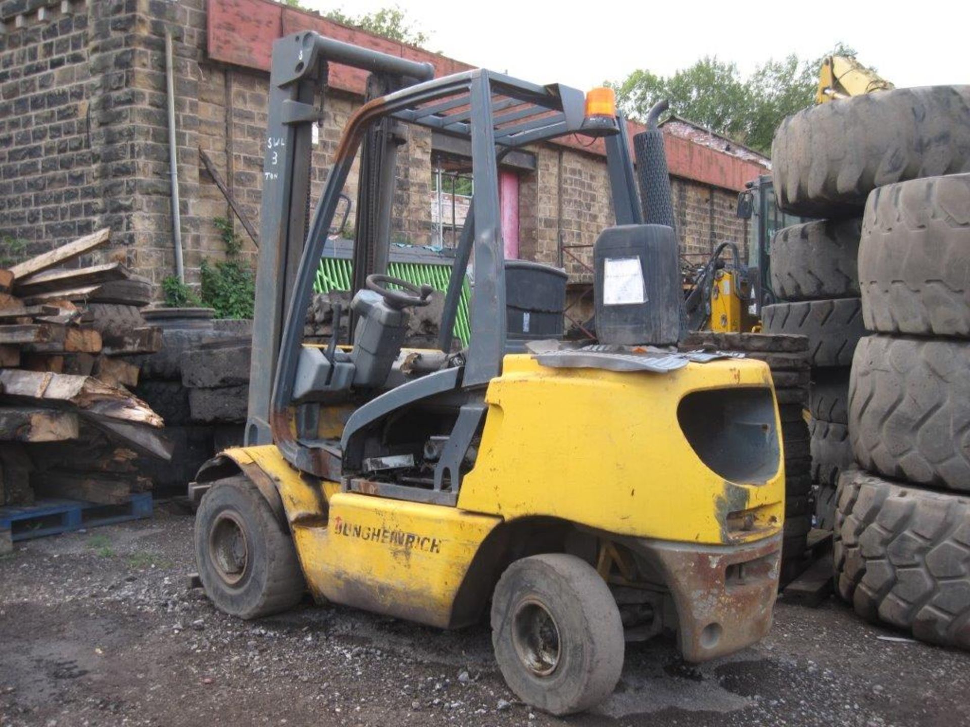 Jungheinrich Forklift 2002, Diesel, 3 tonne capacity, Perkins engine Starts, runs and drives but - Image 3 of 3