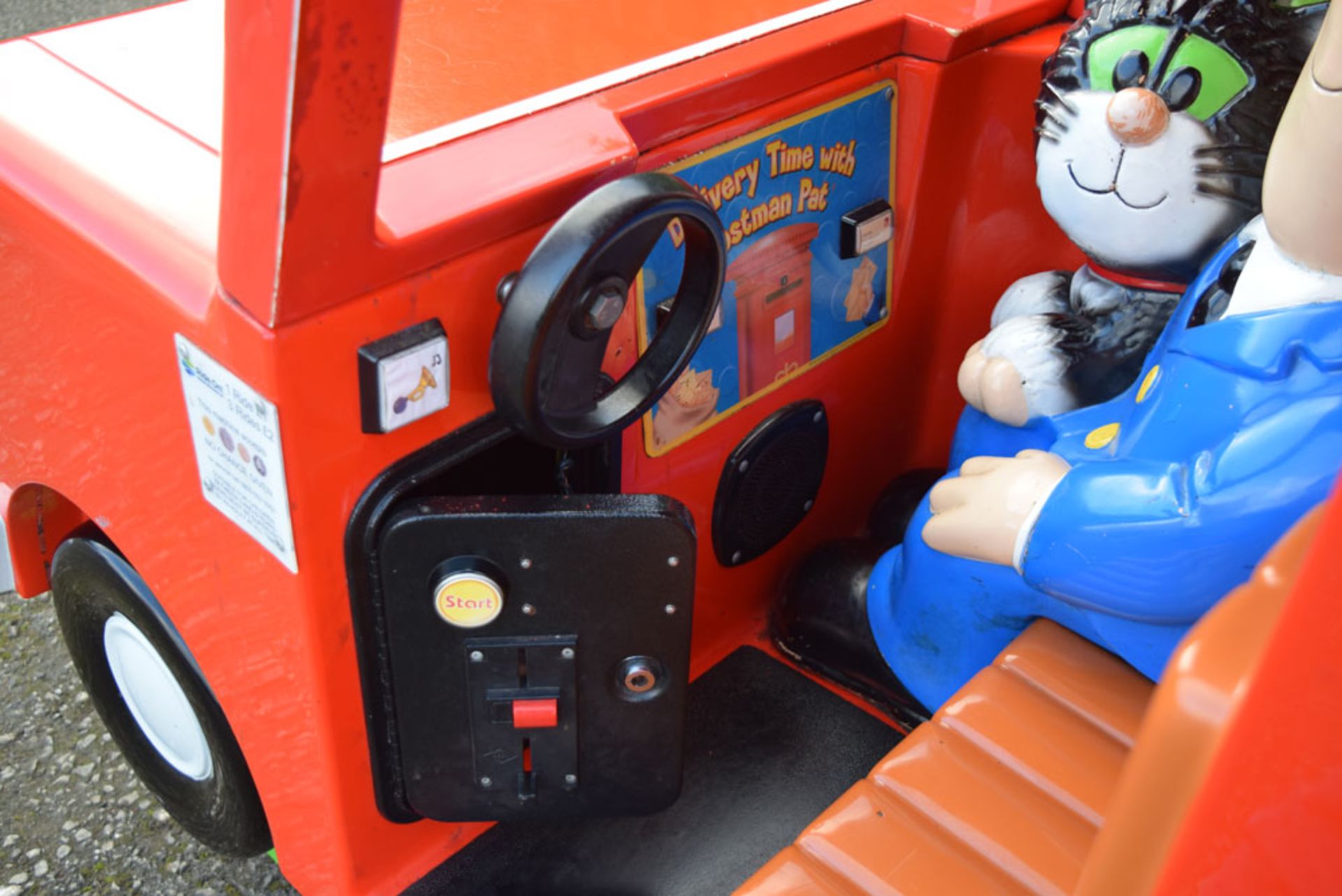 Postman Pat Child's Coin Operated Ride On Arcade Machine. - Image 4 of 6