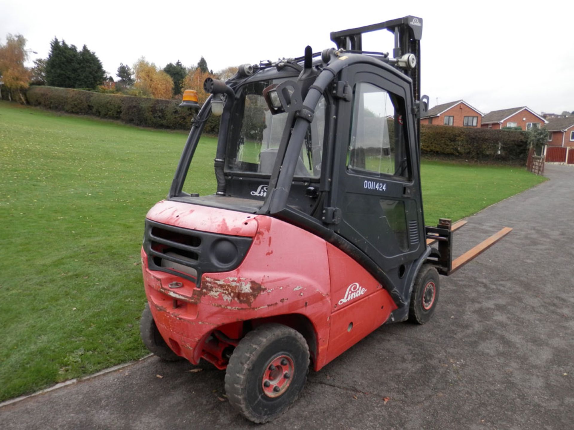 2004 Linde H20D 3 Meter 2 Tonne Lift Truck