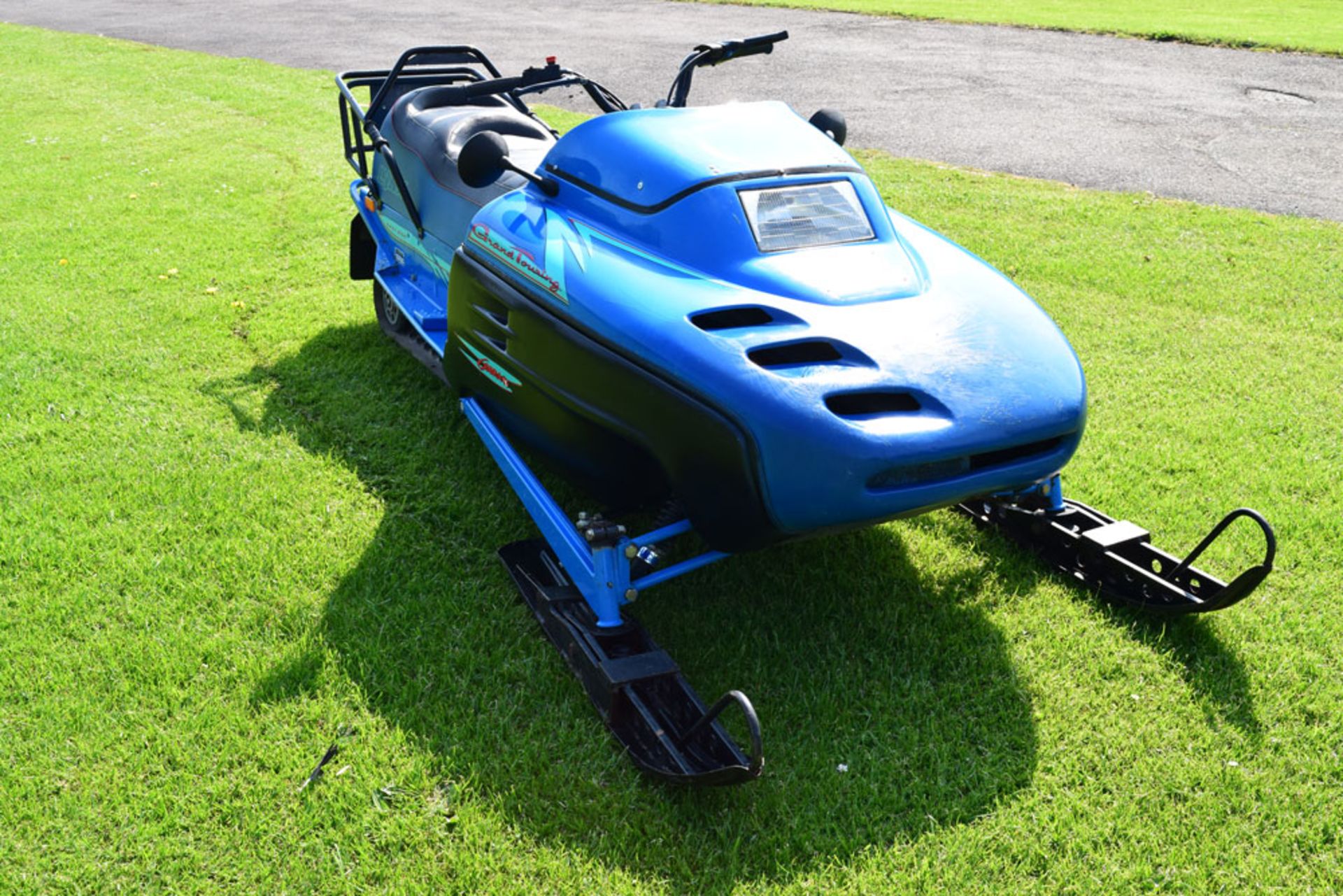 Cobra Lynx Grand Touring Electric Snow Mobile - Image 9 of 11