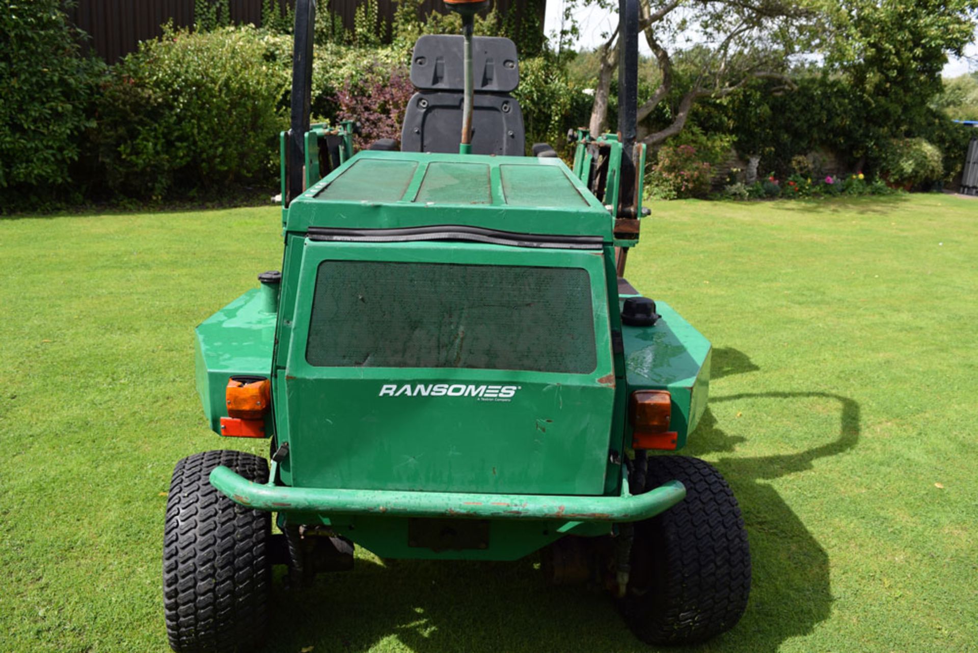 2003 Ransomes Parkway 2250 Plus Ride On Cylinder Mower - Image 7 of 8