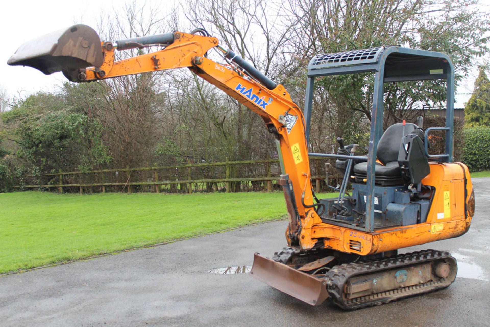 2010 Hanix H15B-2 Mini Digger - Image 7 of 9