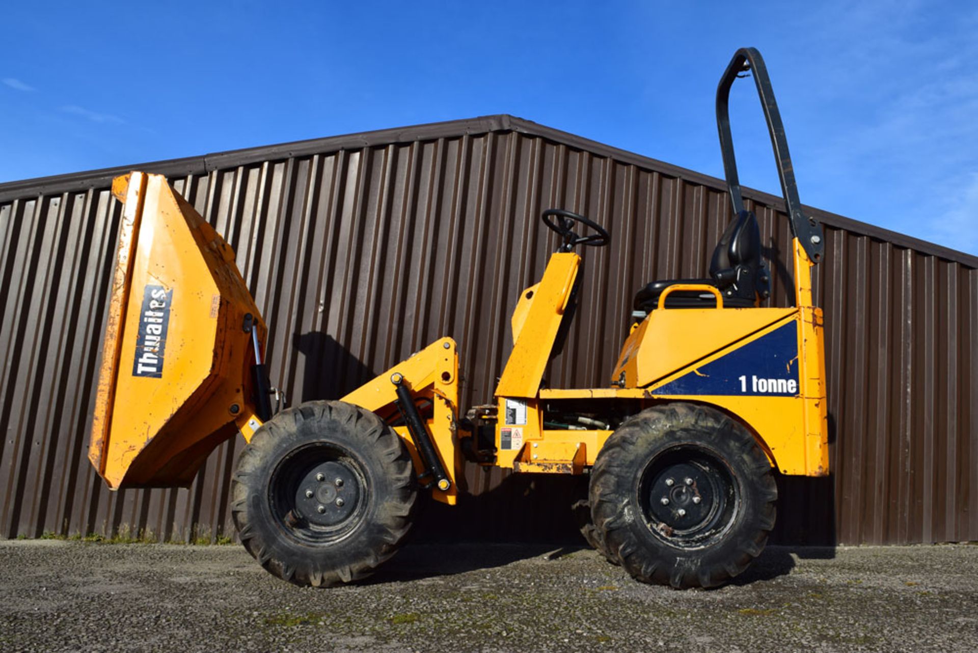 2014 Thwaites 1 Tonne Hydrostatic Hi-Tip Dumper - Image 2 of 8