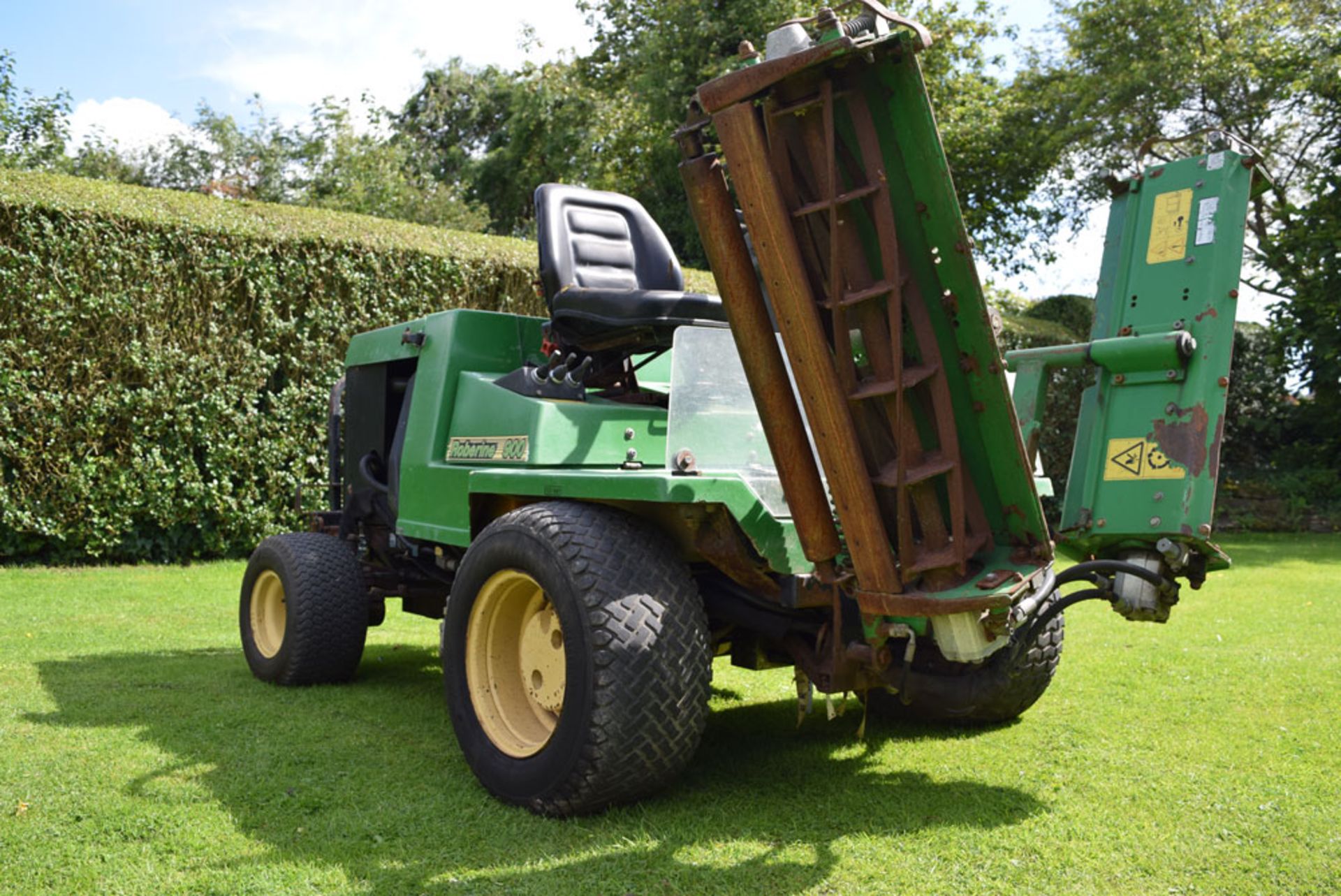 Roberine 900 Triple Cylinder Mower - Image 2 of 7