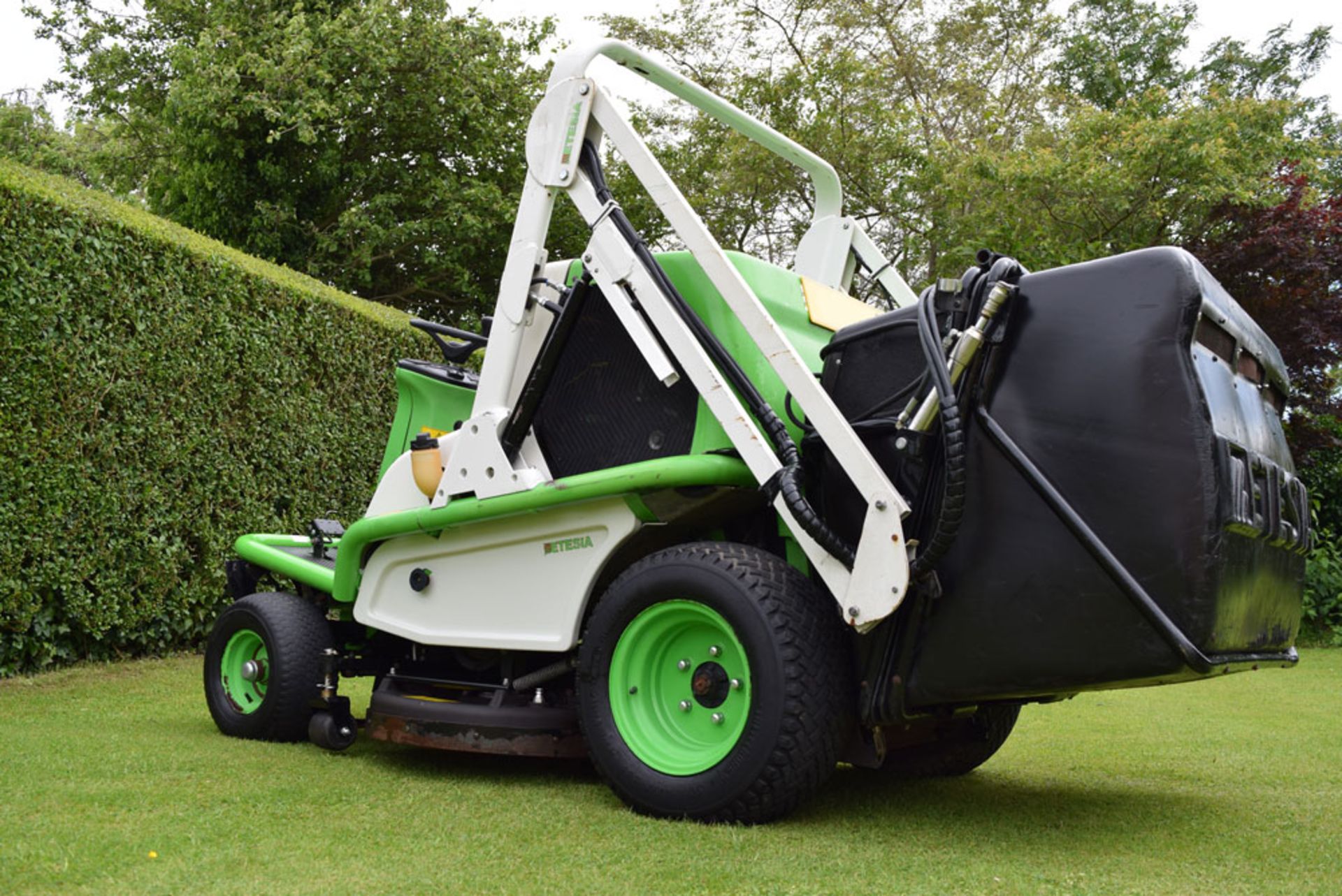 Etesia Hydro 124DS Ride On Rotary Mower - Image 9 of 15