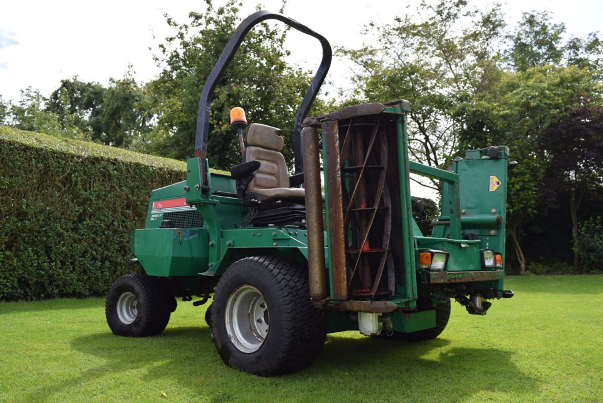 2003 Ransomes Parkway 2250 Plus Ride On Cylinder Mower - Image 2 of 8