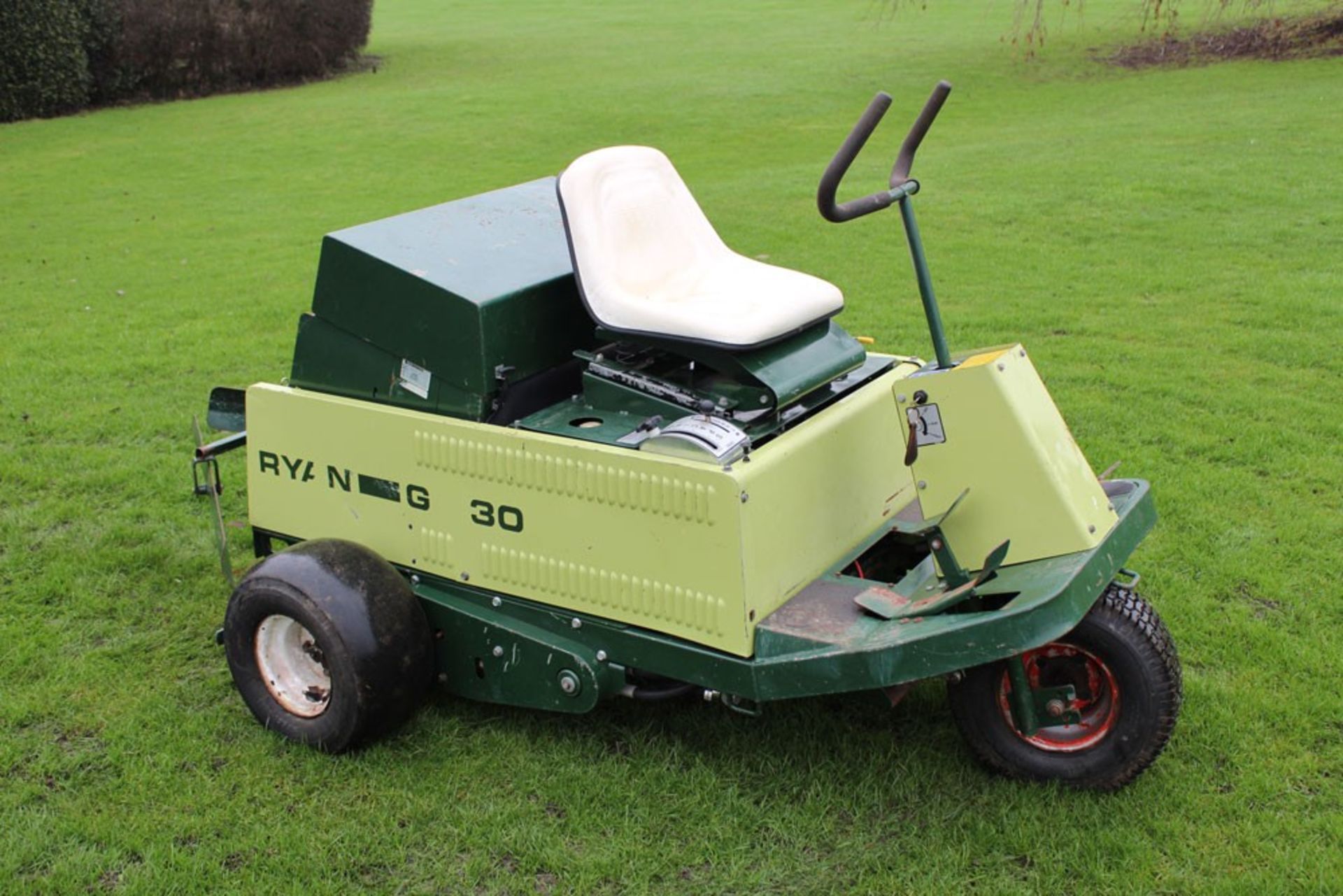 Ransomes Ryan GA30 18hp Ride On Aerator