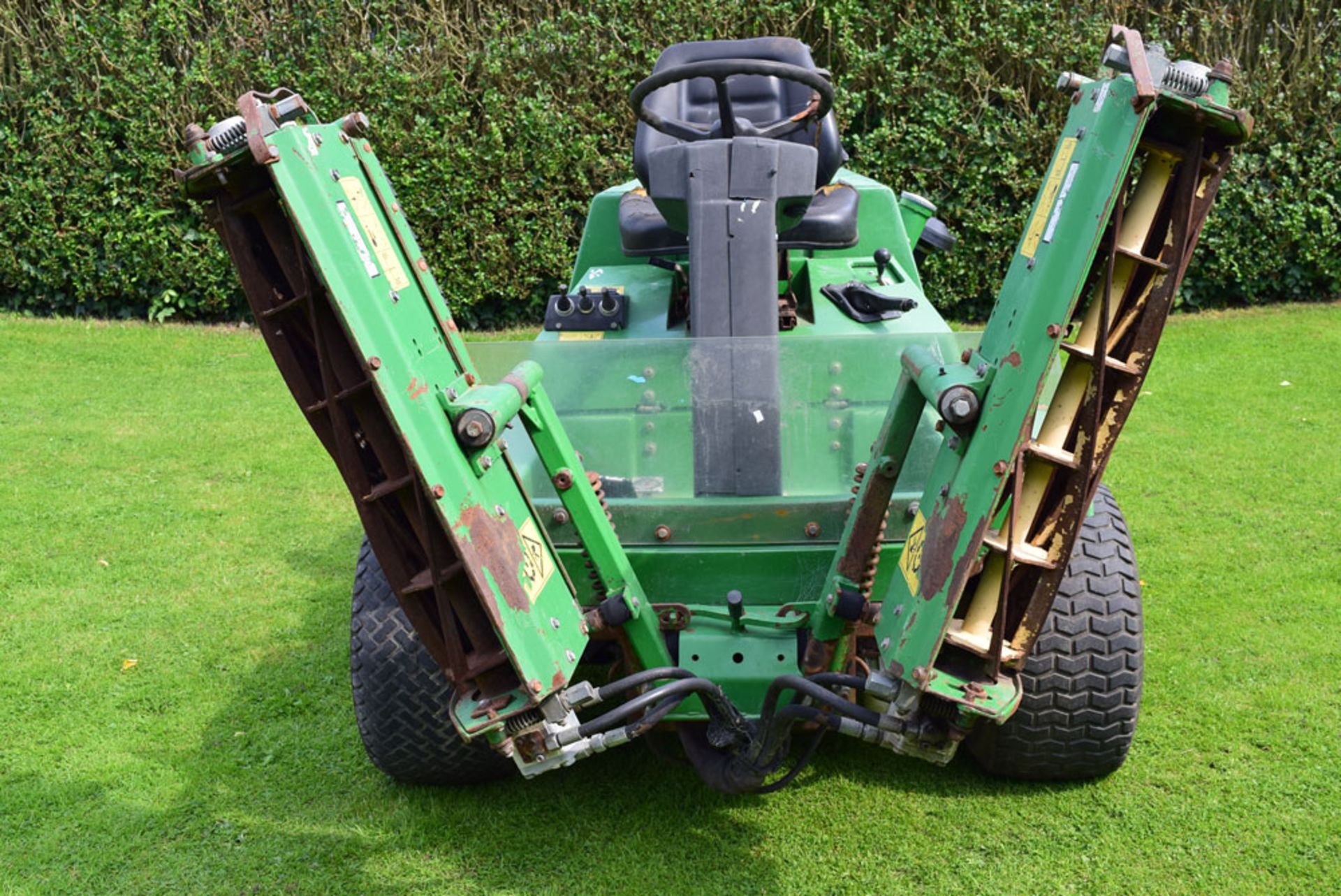 Roberine 900 Triple Cylinder Mower - Image 5 of 7