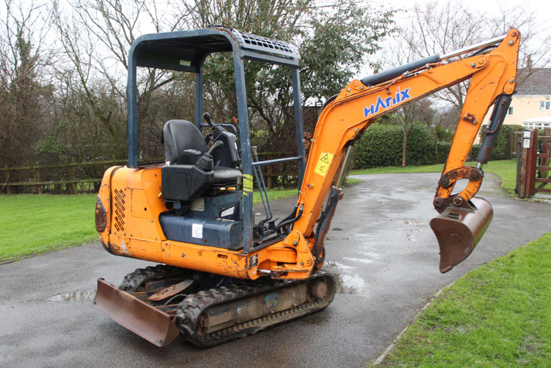 2010 Hanix H15B-2 Mini Digger - Image 9 of 9